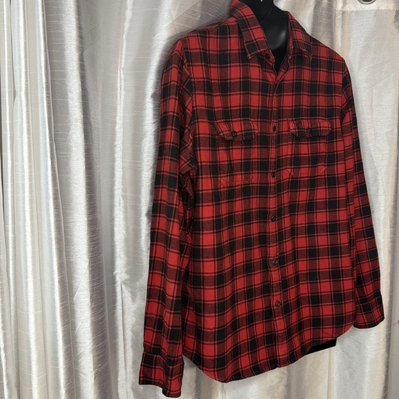 American Eagle Athletic Fit Red Plaid Flannel Long Sleeve Button Up Men’s XL - Picture 3 of 9